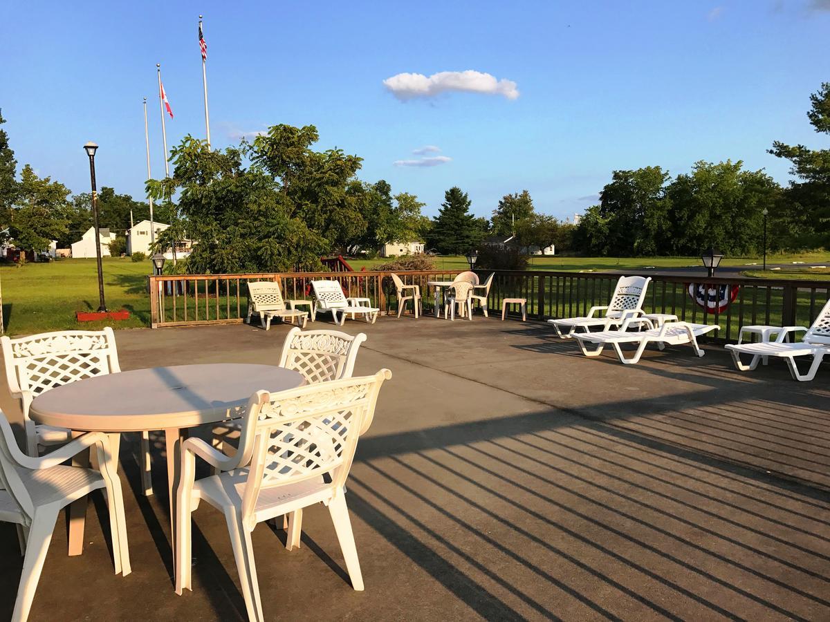 Hotel Adirondack Efficiencies Watertown Esterno foto