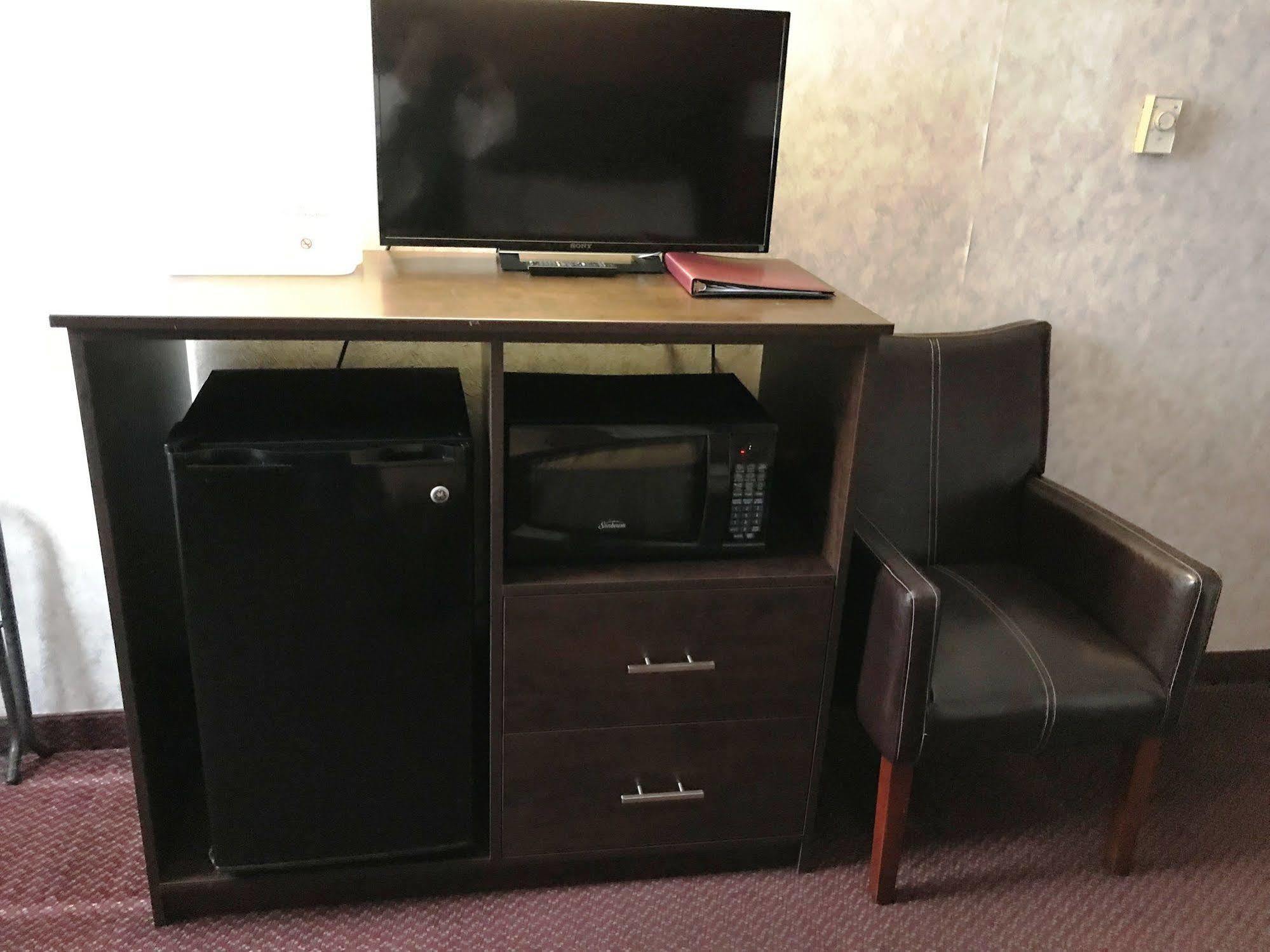Hotel Adirondack Efficiencies Watertown Esterno foto