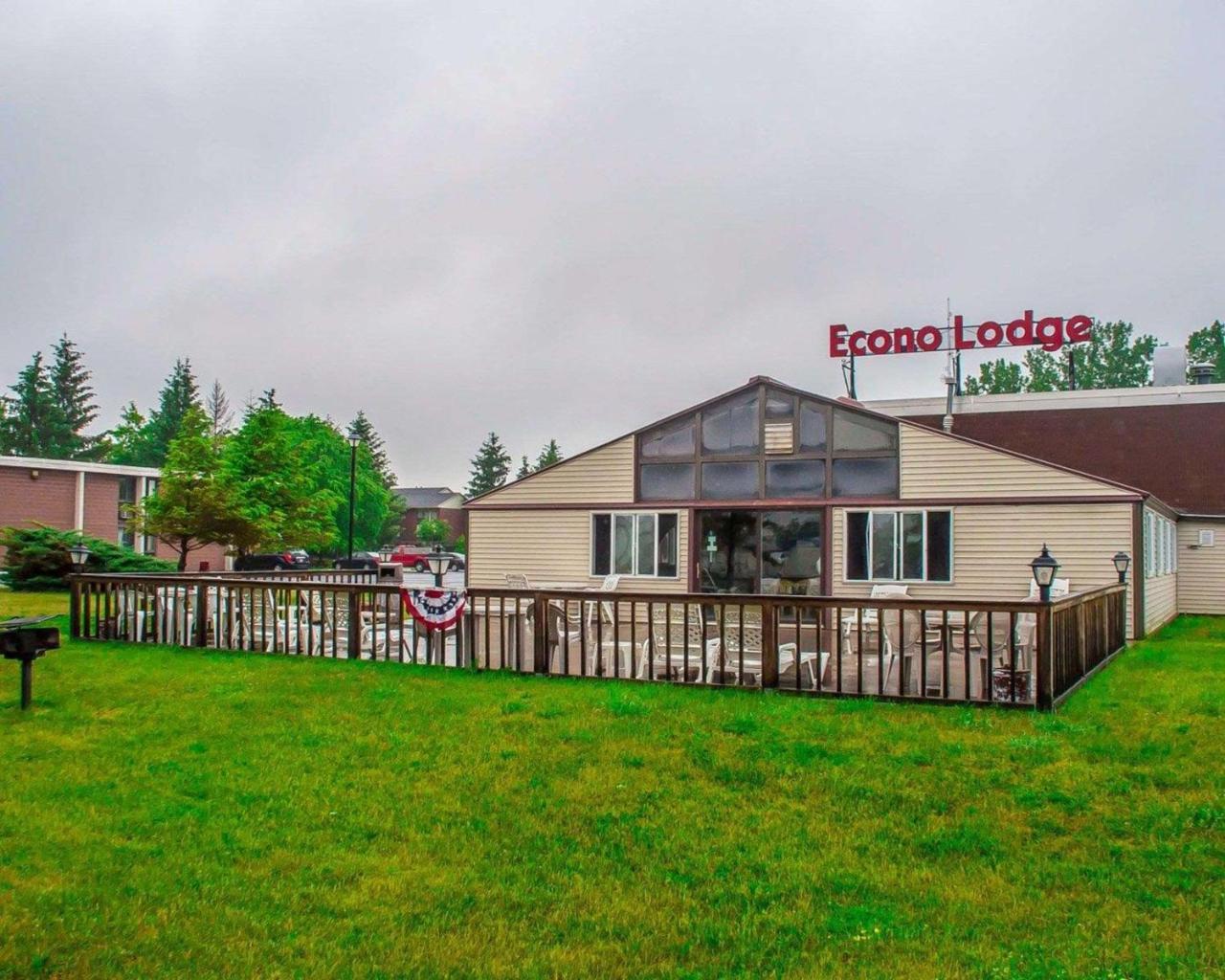 Hotel Adirondack Efficiencies Watertown Esterno foto