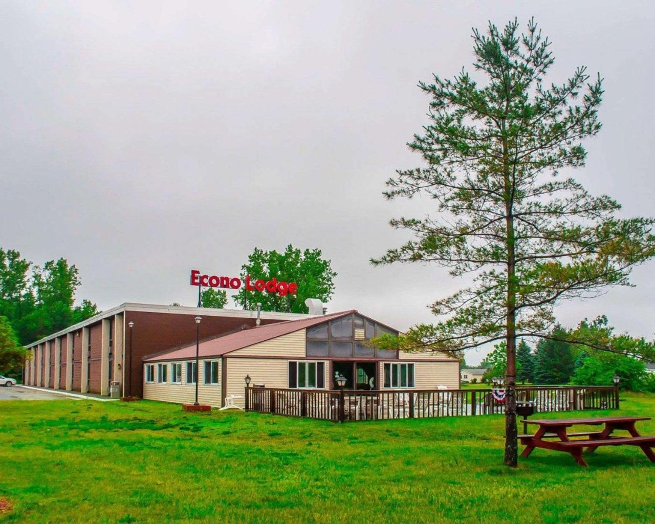 Hotel Adirondack Efficiencies Watertown Esterno foto