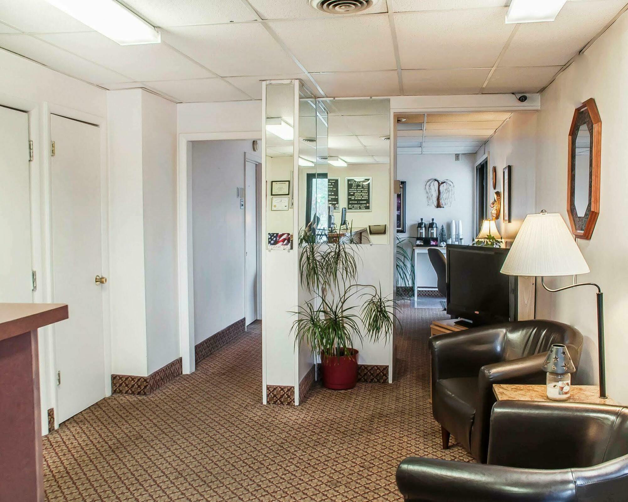 Hotel Adirondack Efficiencies Watertown Esterno foto